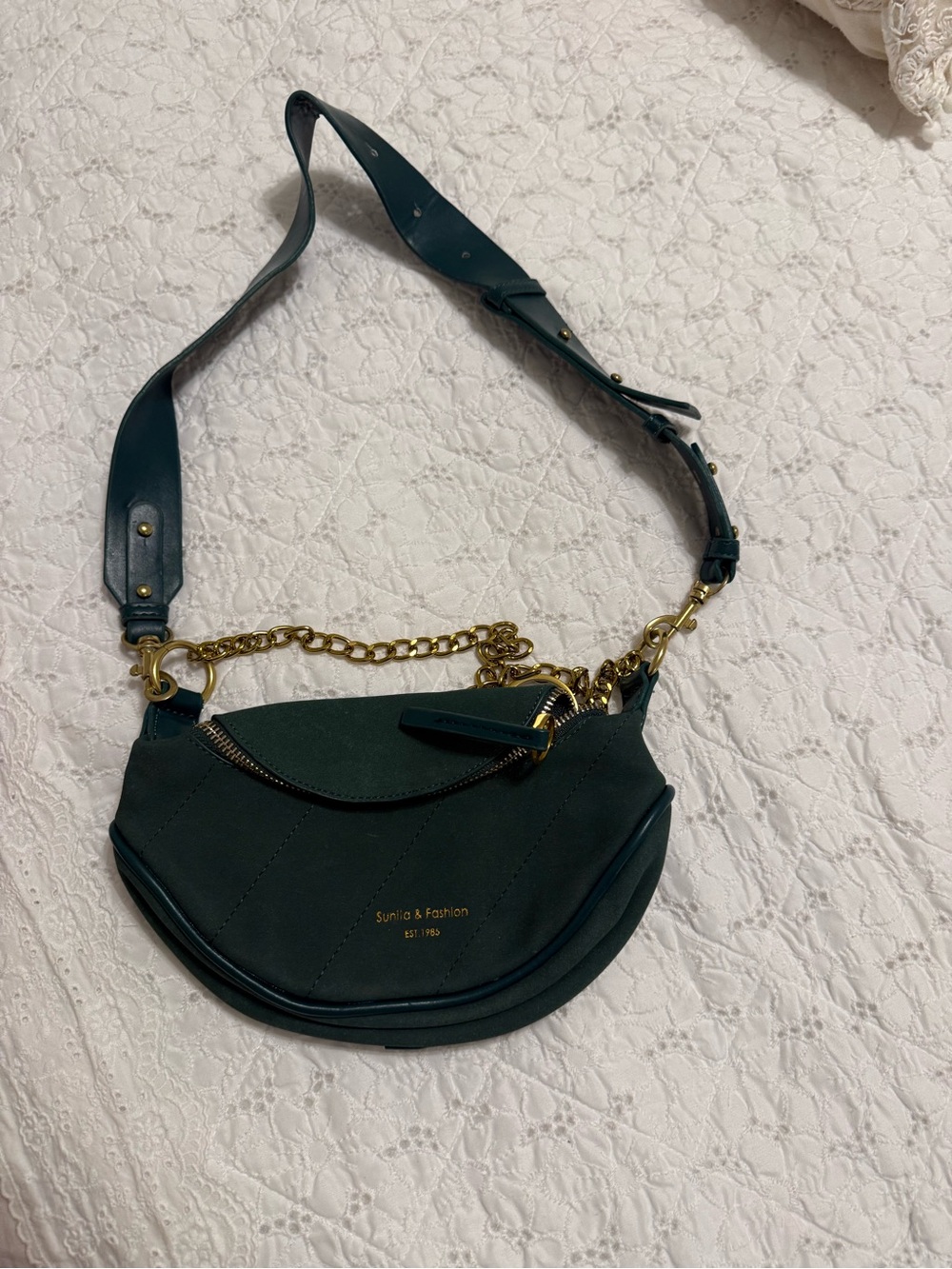 Dark Green Women’s Chain-Accent Shoulder Bag